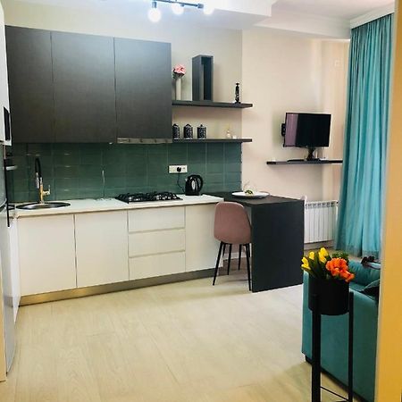 Wellconect Apartment Kutaisi Bagian luar foto