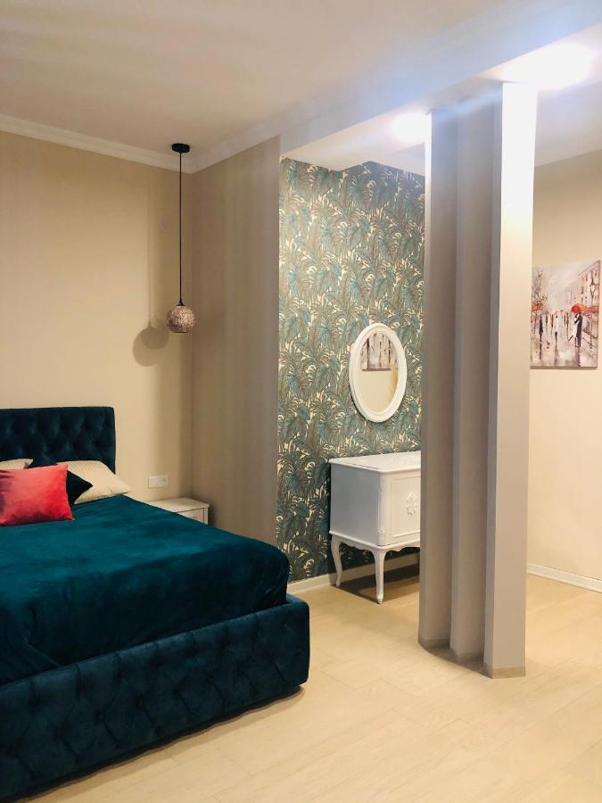 Wellconect Apartment Kutaisi Bagian luar foto