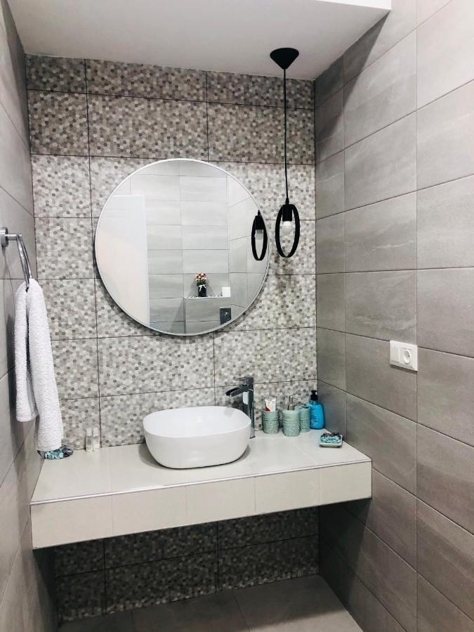 Wellconect Apartment Kutaisi Bagian luar foto