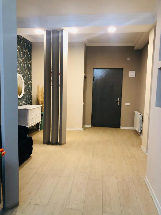 Wellconect Apartment Kutaisi Bagian luar foto